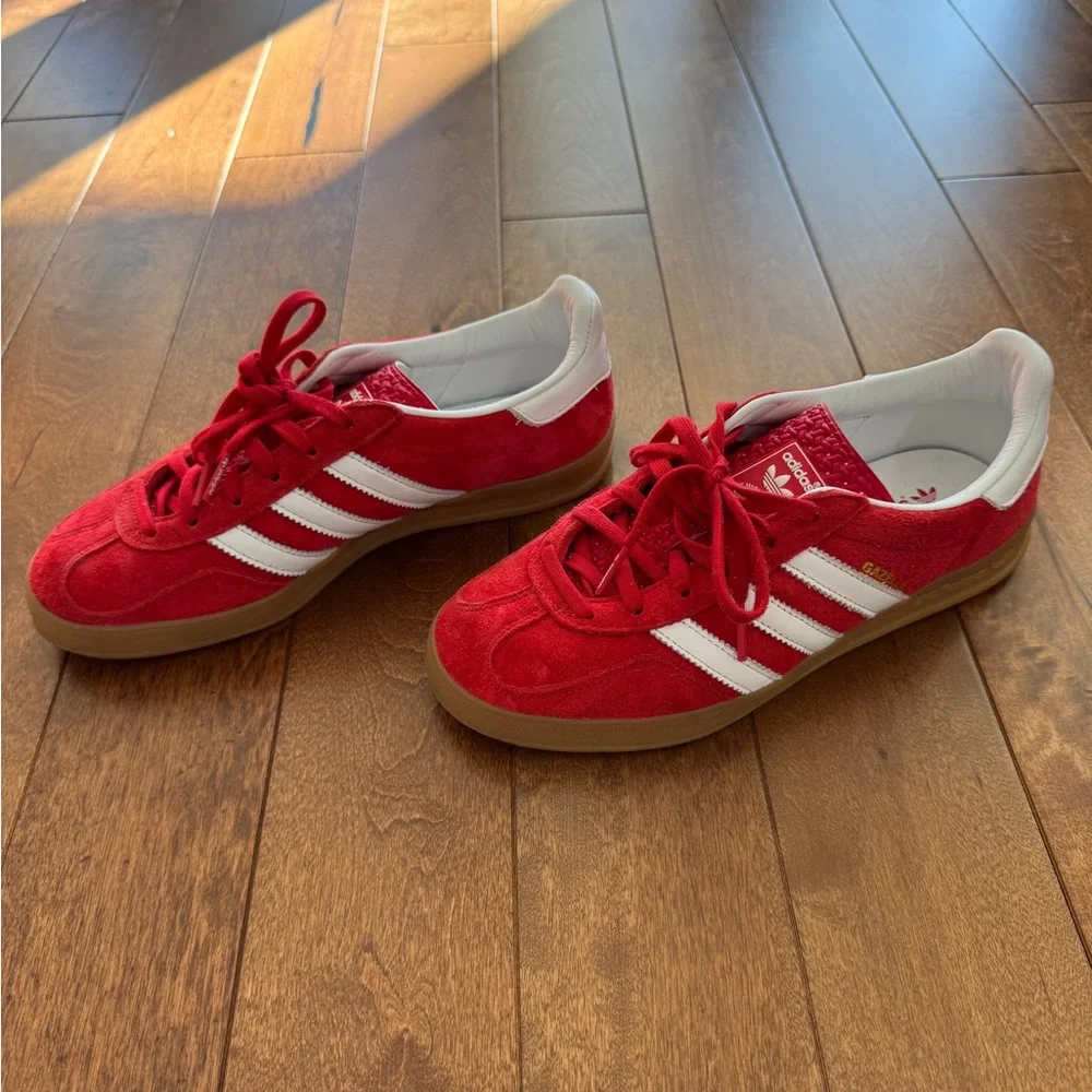 adidas Gazelle Scarlet Cloud White Sneakers | Women’s 6.5 / Men’s 5.5 | Like New - Picture 2 of 7